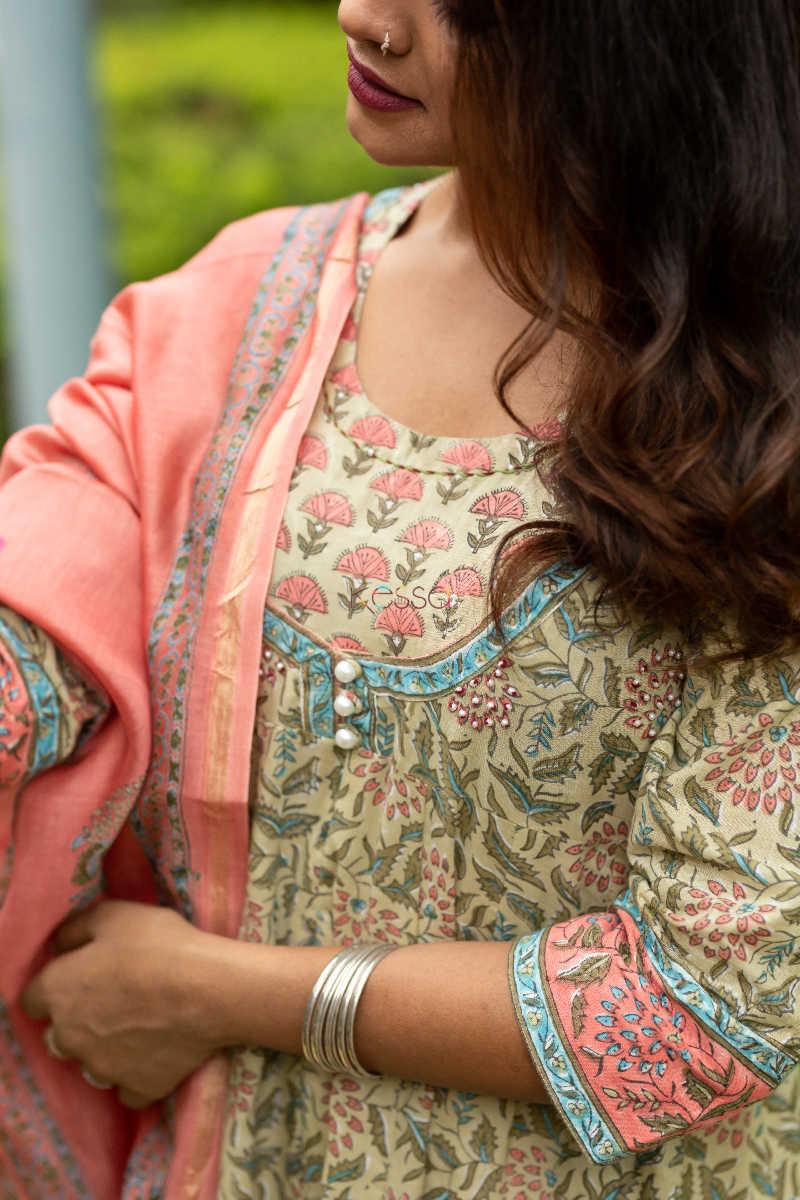 Image for Kusvaa Wsr103 Shadow Green And Sepia Kurta Chanderi Dupatta Set Closeup 3