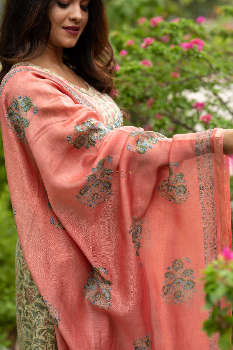 Image for Kusvaa Wsr103 Shadow Green And Sepia Kurta Chanderi Dupatta Set Closeup 5