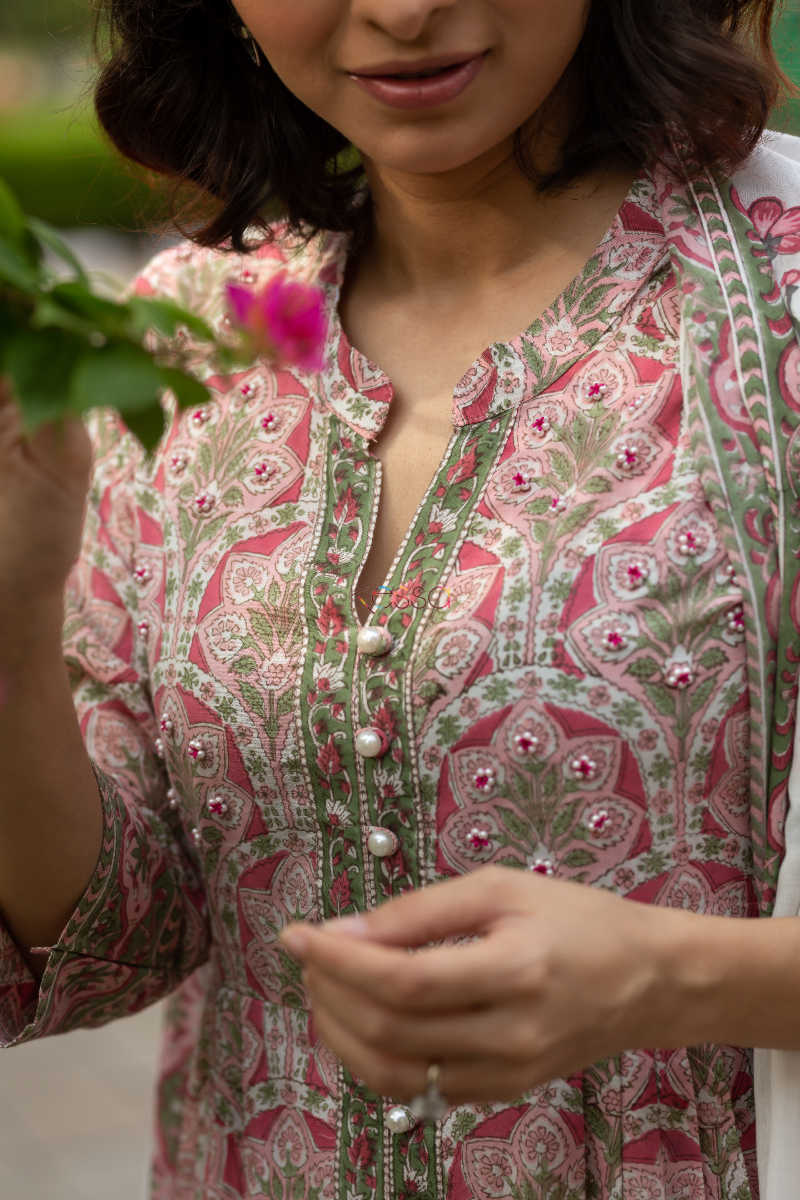 Image for Kusvaa Wsr105 Deep Blush Block Printed Kurta Dupatta Set Closeup
