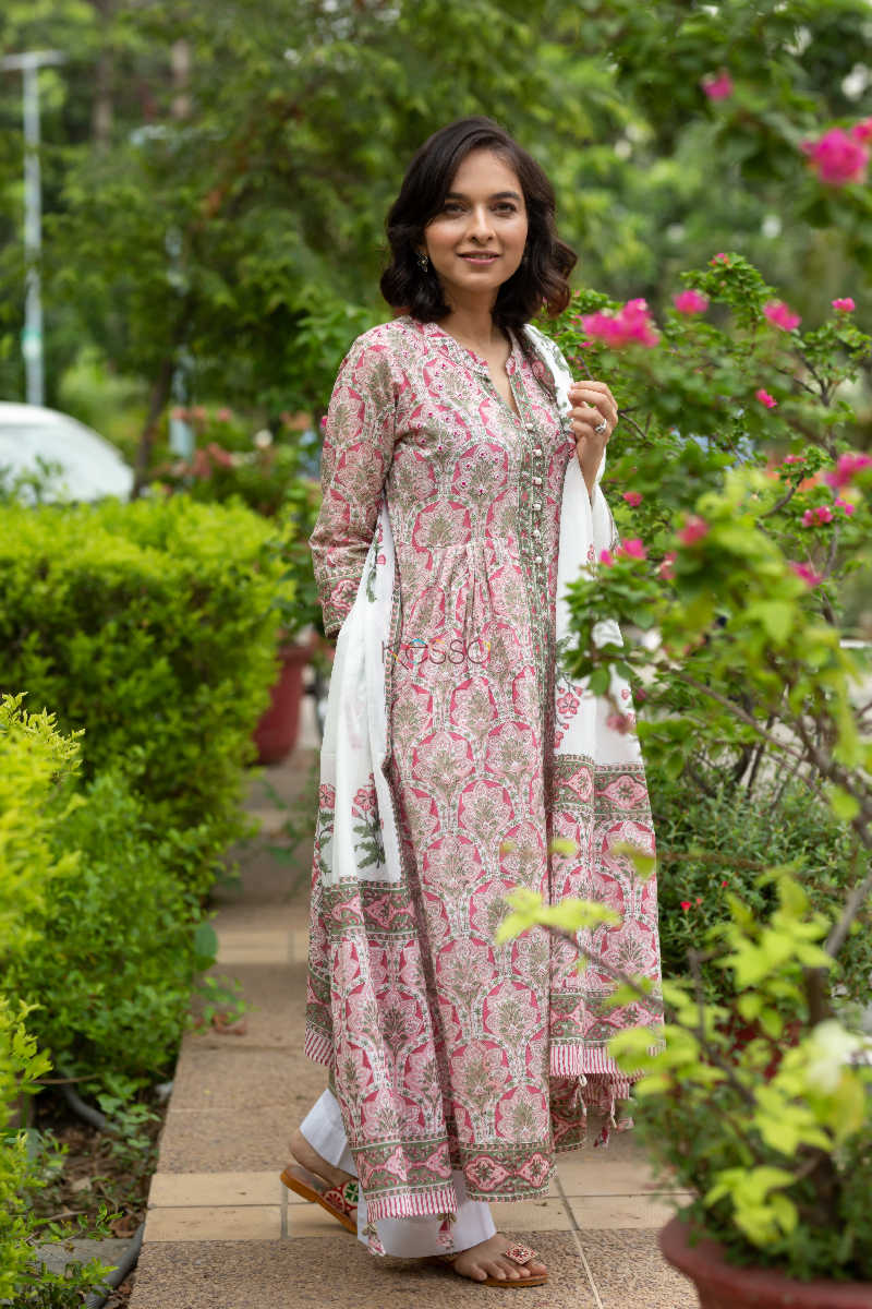 Image for Kusvaa Wsr105 Deep Blush Block Printed Kurta Dupatta Set Look 3