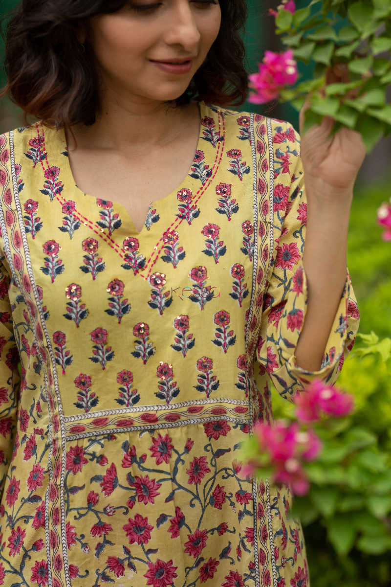 Image for Kusvaa Wsr106 Primerose Yellow And Pink Kurta Closeup