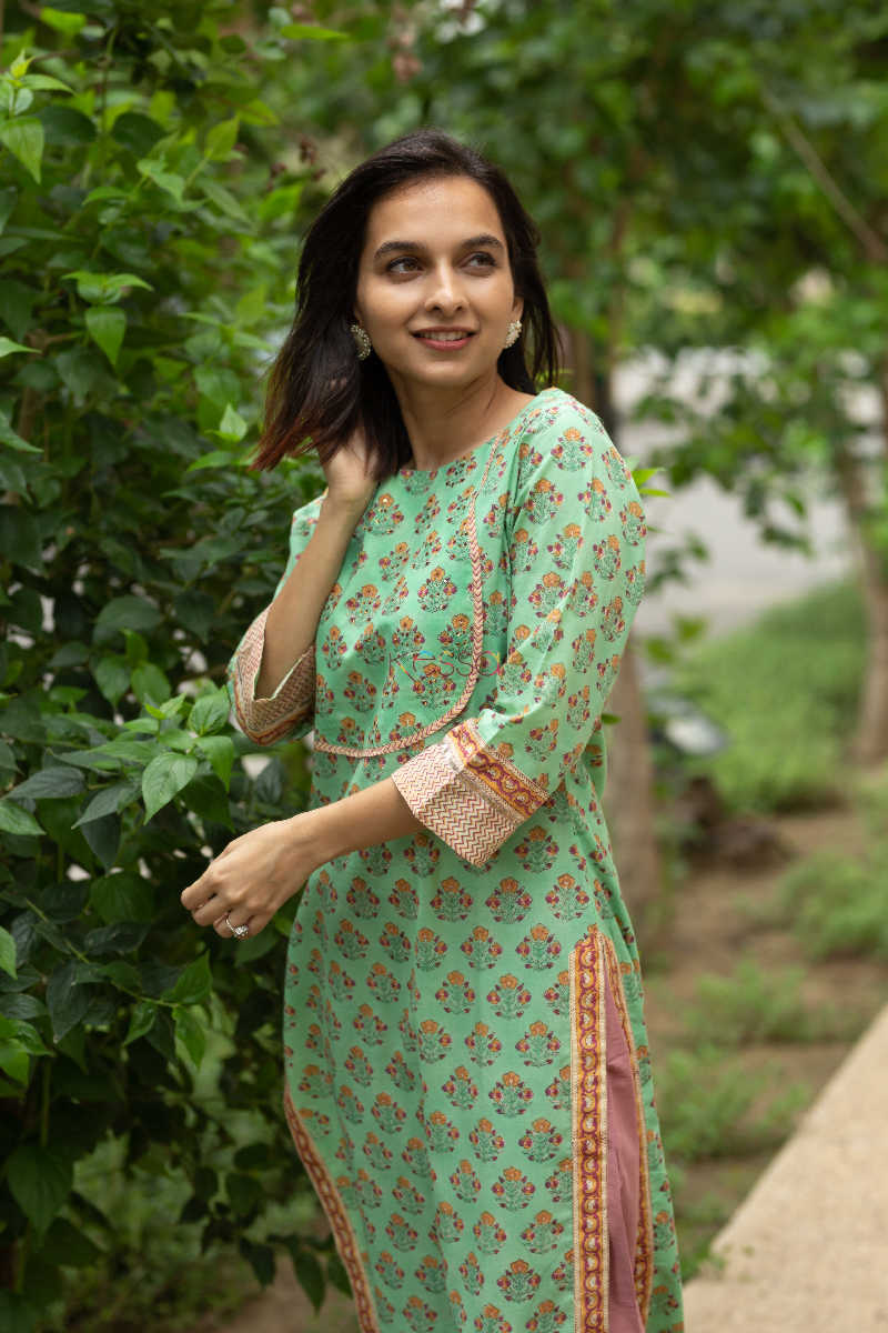 Image for Kusvaa Wsr109 Bay Leaf Green And Pink Block Print Kurta Closeup 1