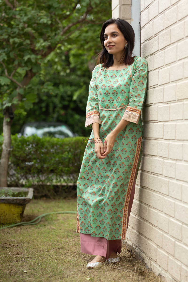 Image for Kusvaa Wsr109 Bay Leaf Green And Pink Block Print Kurta Front 1