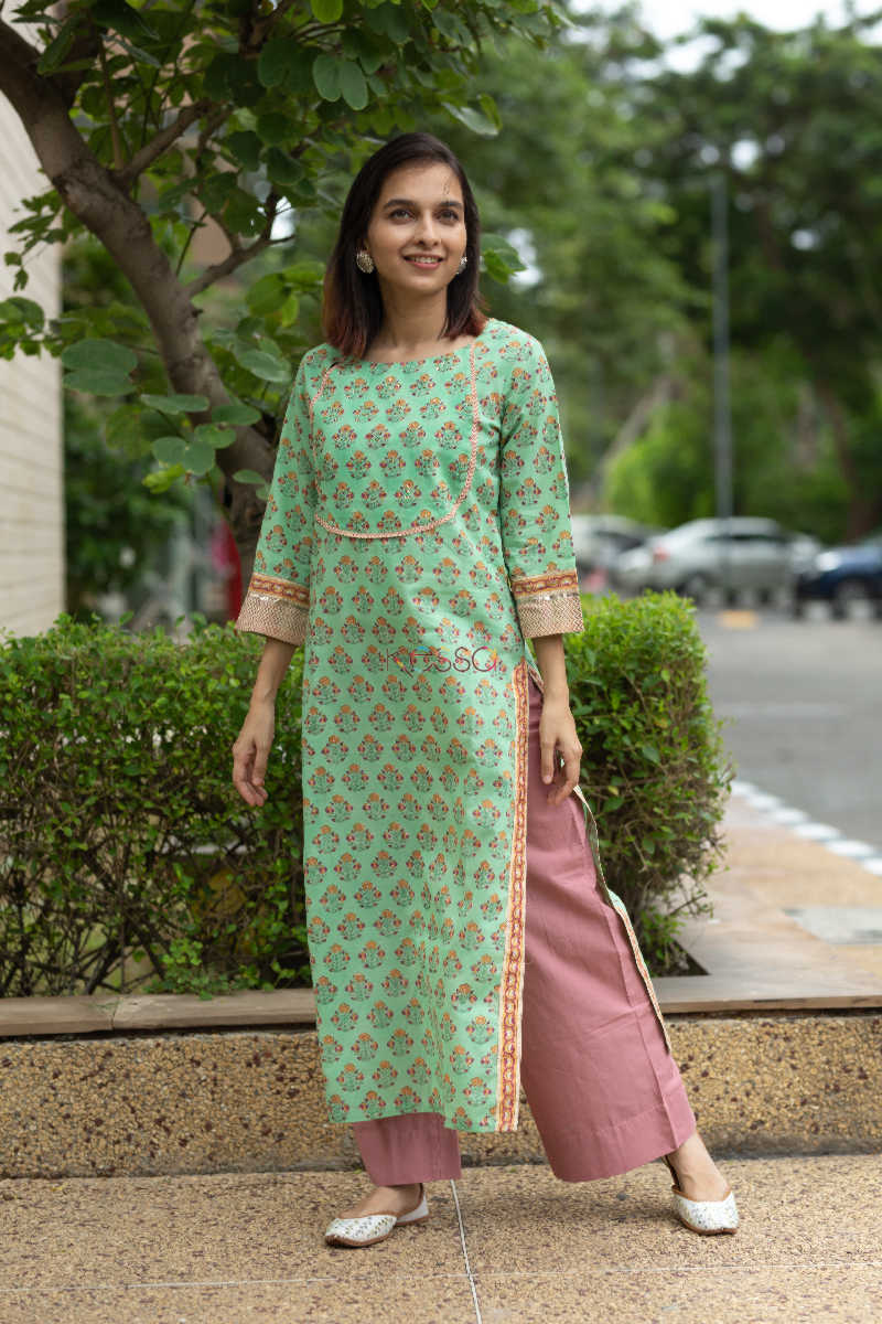 Image for Kusvaa Wsr109 Bay Leaf Green And Pink Block Print Kurta Front