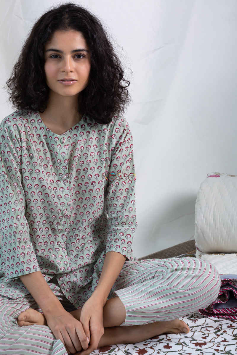 Image for Kusvaa De10 Granite Green Jammies Set Sitting