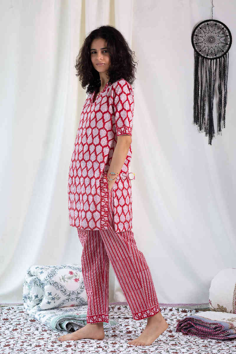 Image for Kusvaa De11 Old Brick Block Printed Jammies Set Side