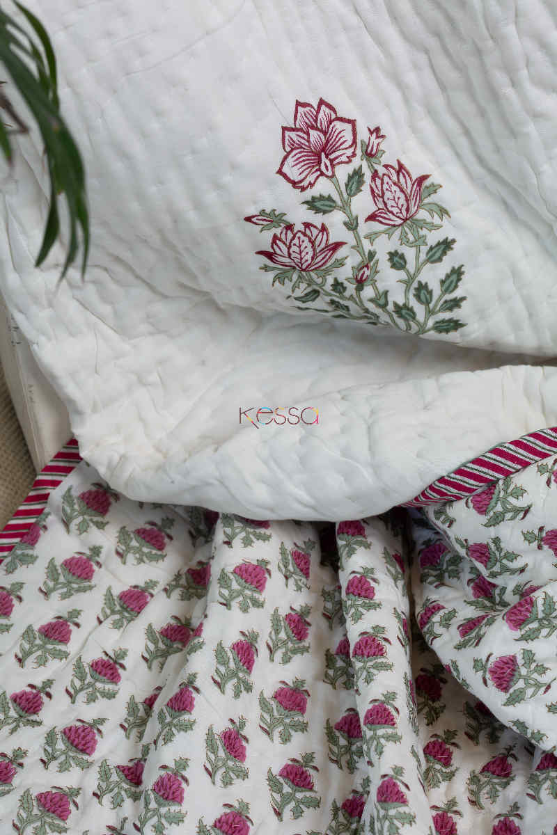 Image for Kusvaa Kaq32 Cadillac Double Bed Quilt Closeup