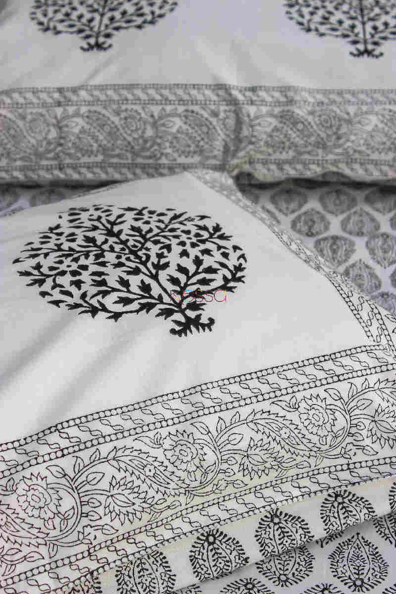 Image for Kusvaa Kpb07 Black White Bedsheet Two Pillow Covers 2