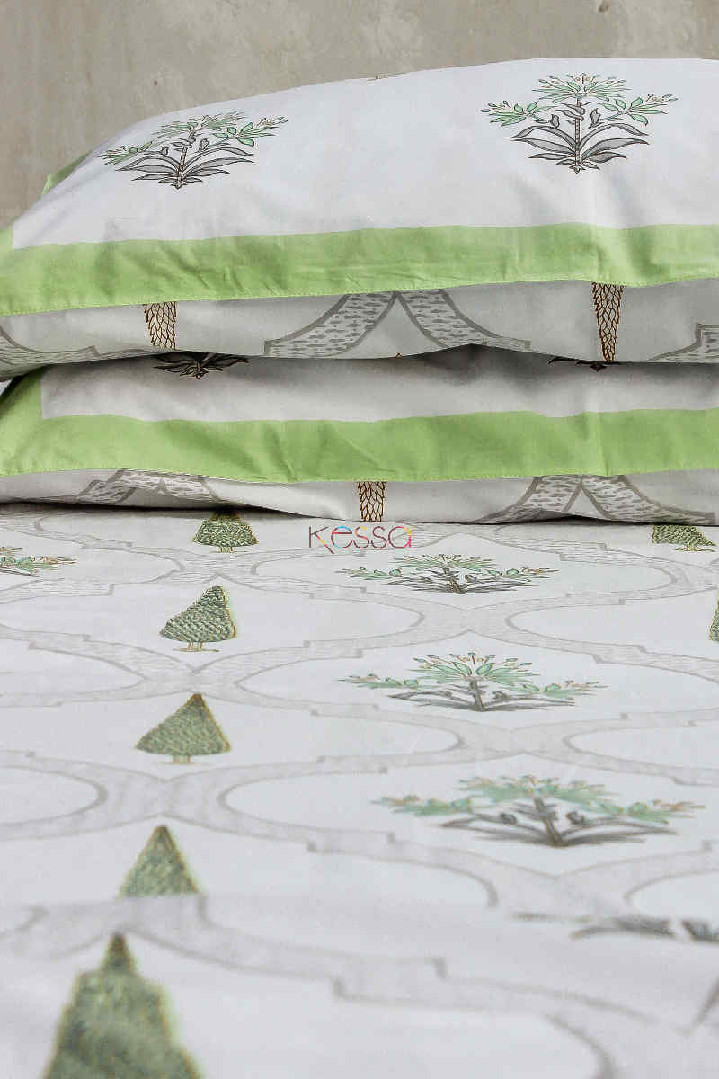 Image for Kusvaa Kpb09 Shades Green Bedsheet Two Pillow Covers
