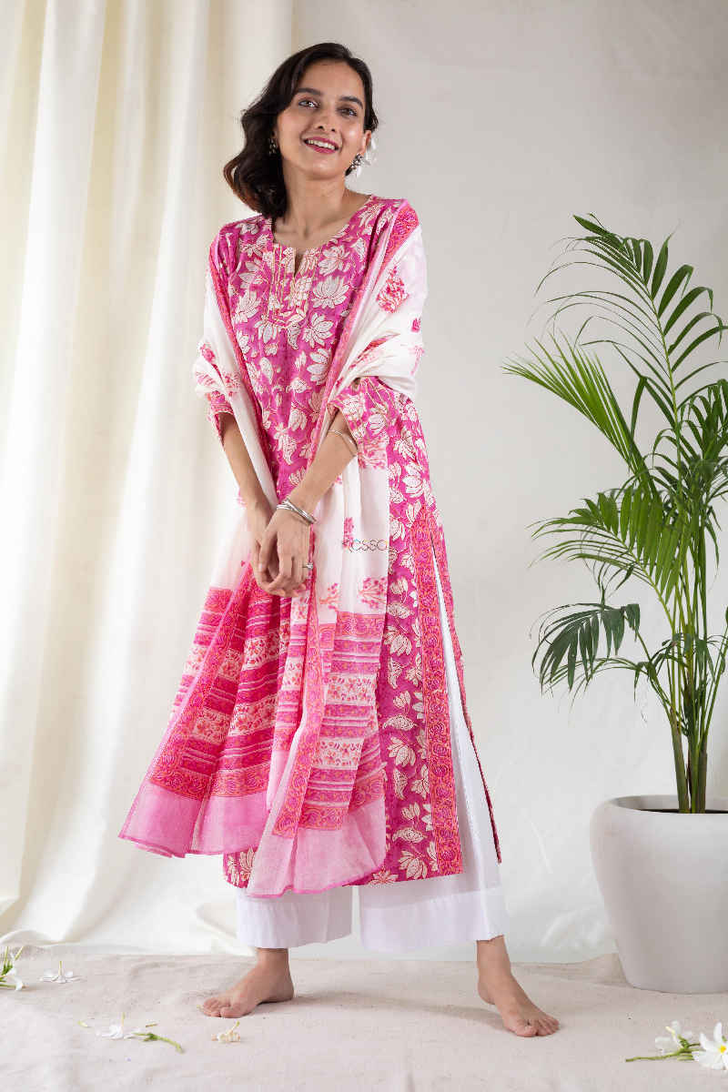 Image for Kusvaa Kuoj08b Pink White Lotus Jaal Kurta Dupatta Set Front