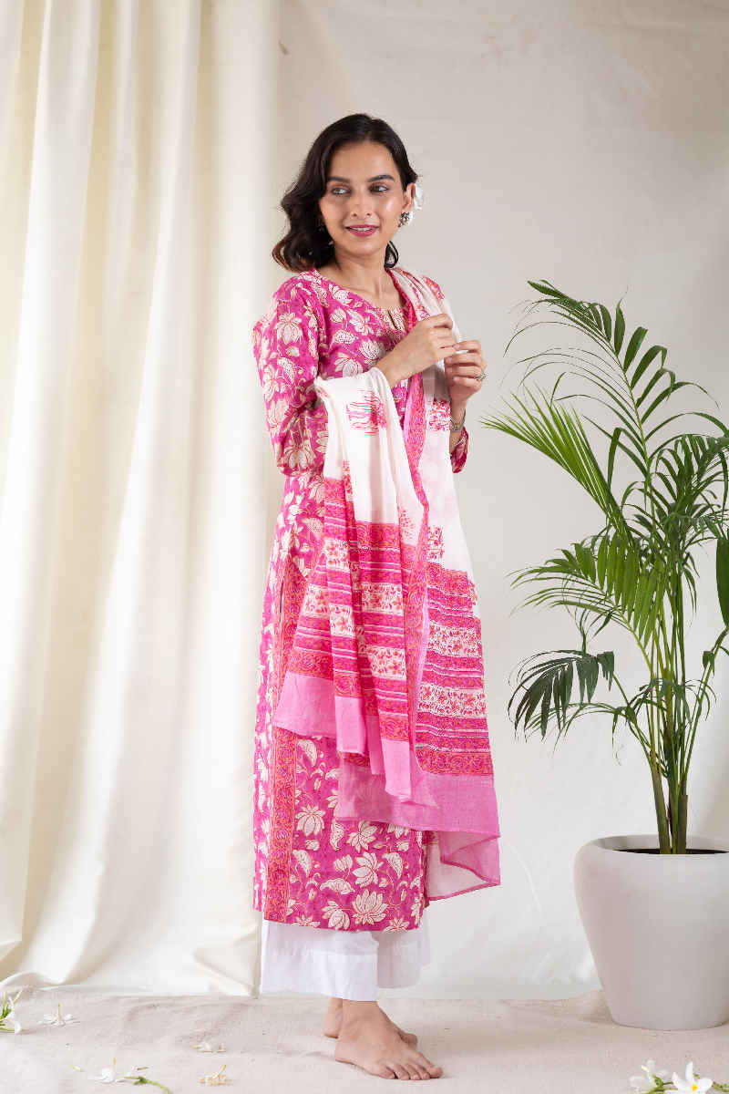 Image for Kusvaa Kuoj08b Pink White Lotus Jaal Kurta Dupatta Set Side Fall