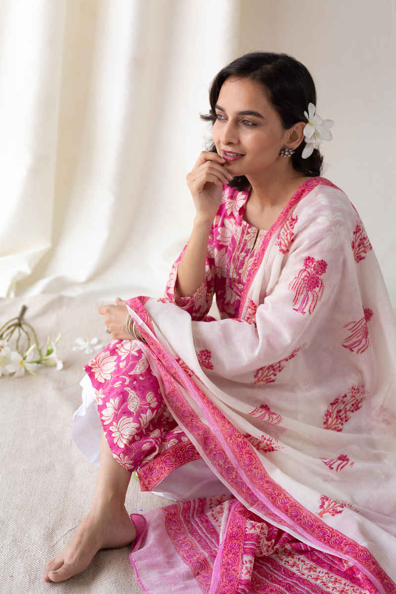 Image for Kusvaa Kuoj08b Pink White Lotus Jaal Kurta Dupatta Set