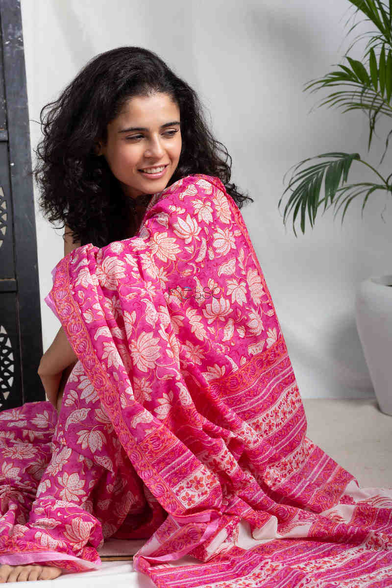 Image for Kusvaa Kuojs01 Lotus Pink Jaal Chanderi Saree Sitting