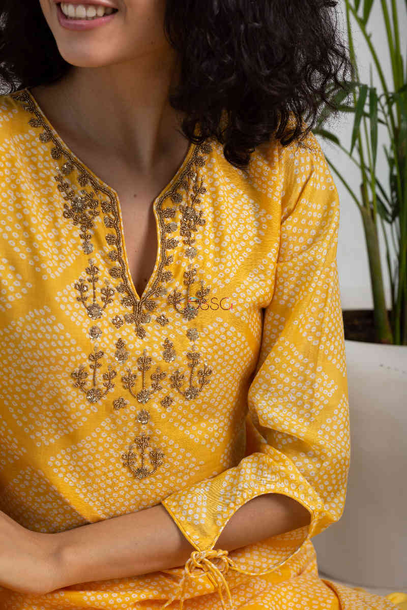 Image for Kusvaa Kupa02 Tussock Yellow Bandhej Muslin Kurta Pant Set Closeup