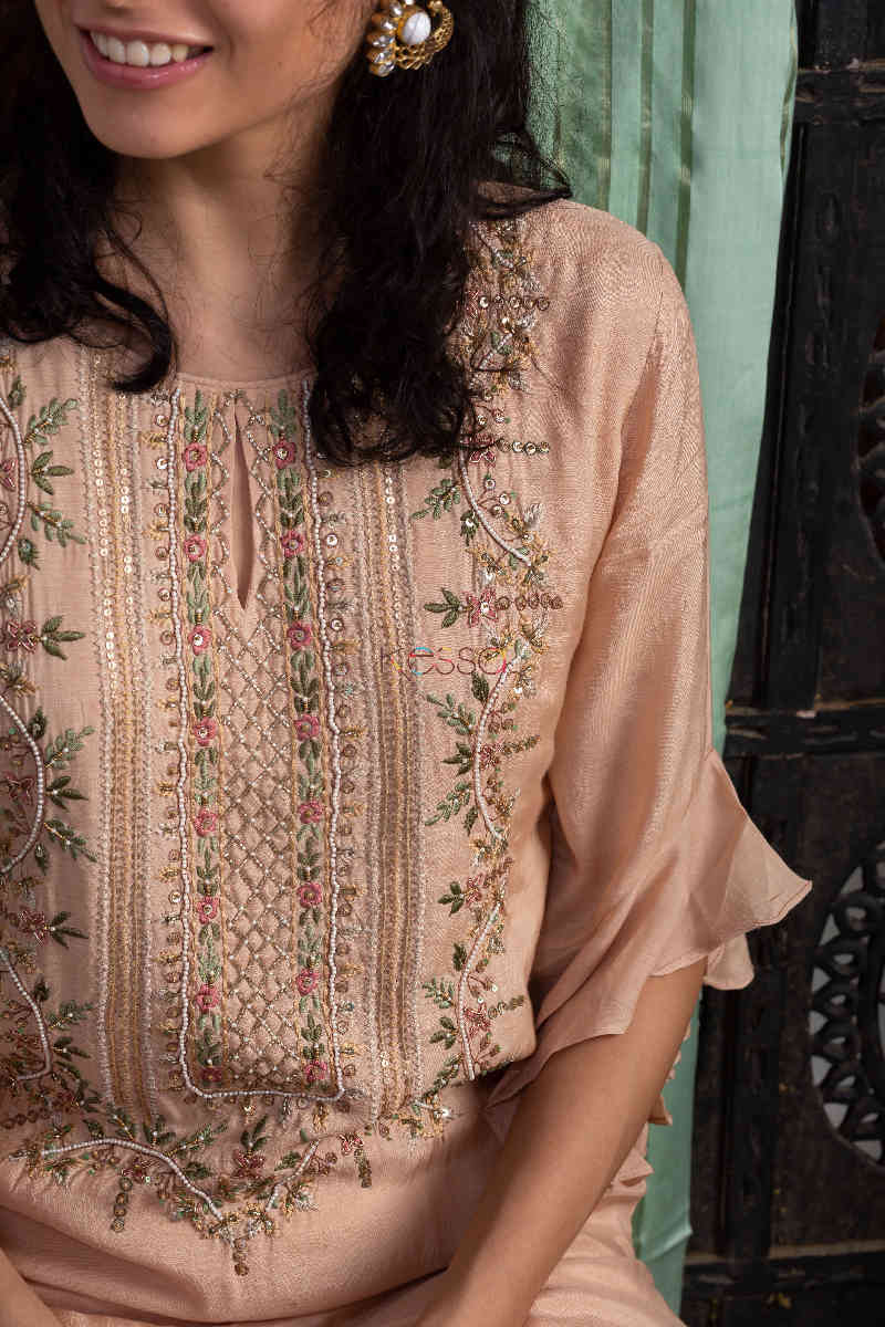 Image for Kusvaa Kupa03 Muesli Muslin Handwork Kurta Closeup