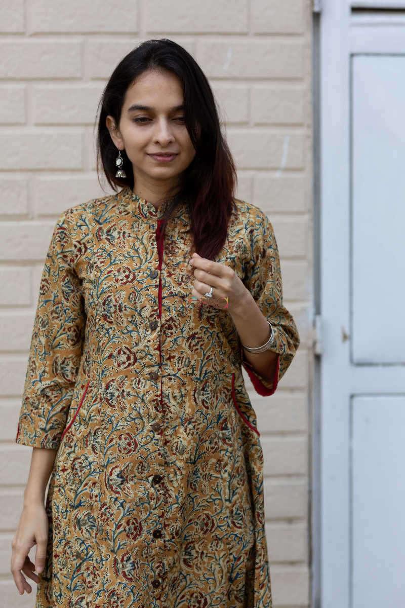 Image for Kusvaa Wa324a Sandal Wood Kalamkari A Line Kurta Closeup 1