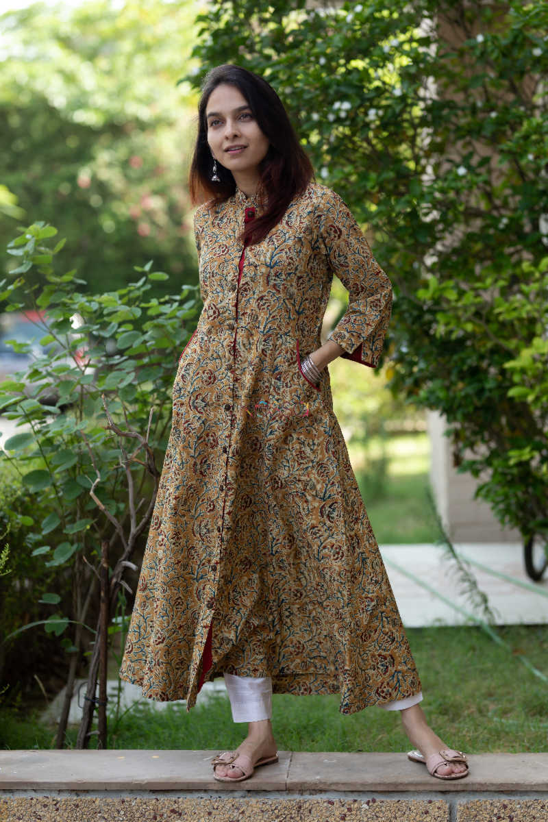 Image for Kusvaa Wa324a Sandal Wood Kalamkari A Line Kurta Look 1