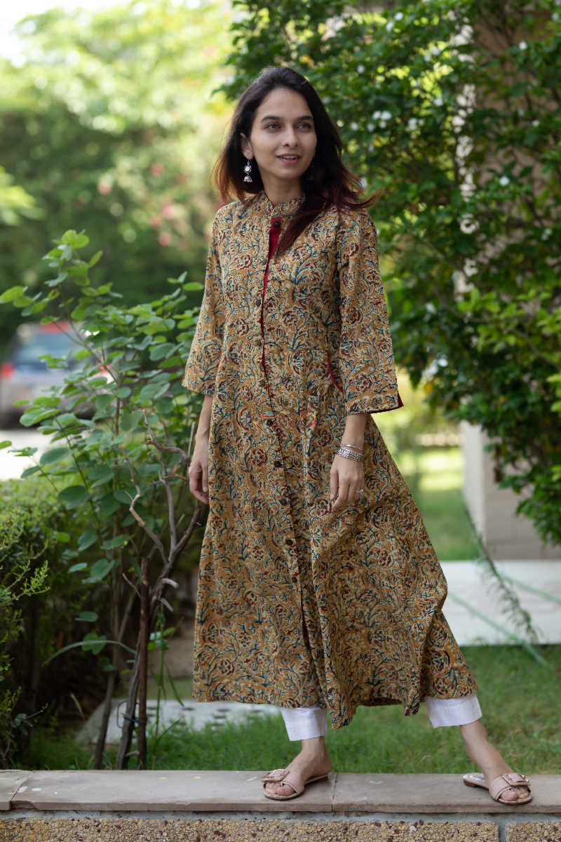 Image for Kusvaa Wa324a Sandal Wood Kalamkari A Line Kurta Look