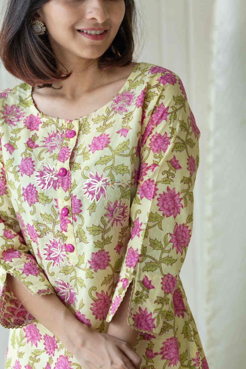 Image for Kusvaa Ws554 Straw Yellow Pink Straight Kurta Top