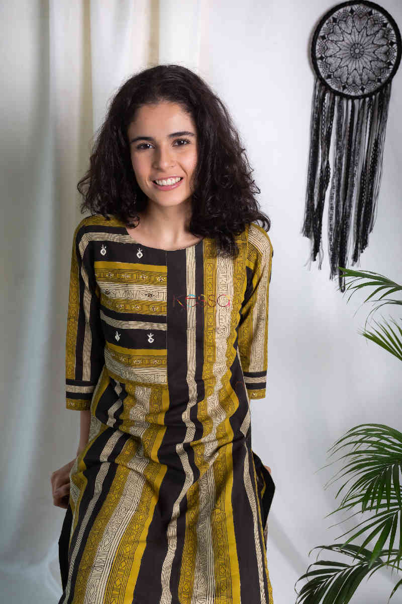 Image for Kusvaa Ws566 Luxor Gold Black Cream Straight Kurta Front