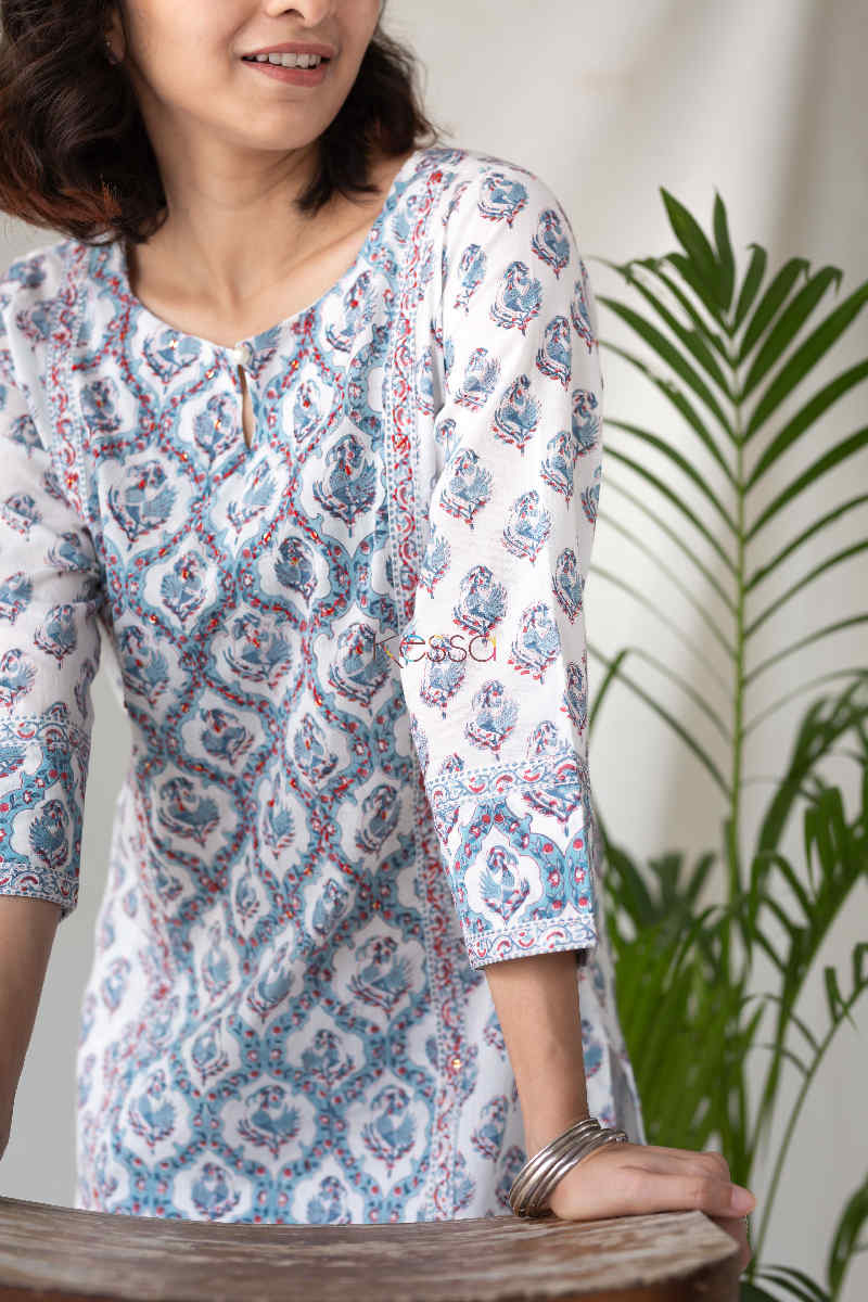 Image for Kusvaa Ws569 Manatee Blue Red Block Print Kurta Closeup