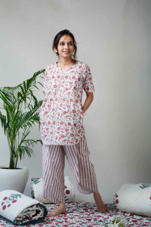 Image for De19 Old Rose Red Jammies Set Pocket