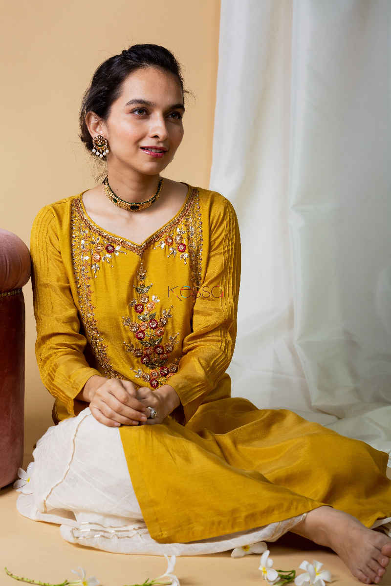 Image for Kupa06 Reno Sand Muslin Kurta Sitting