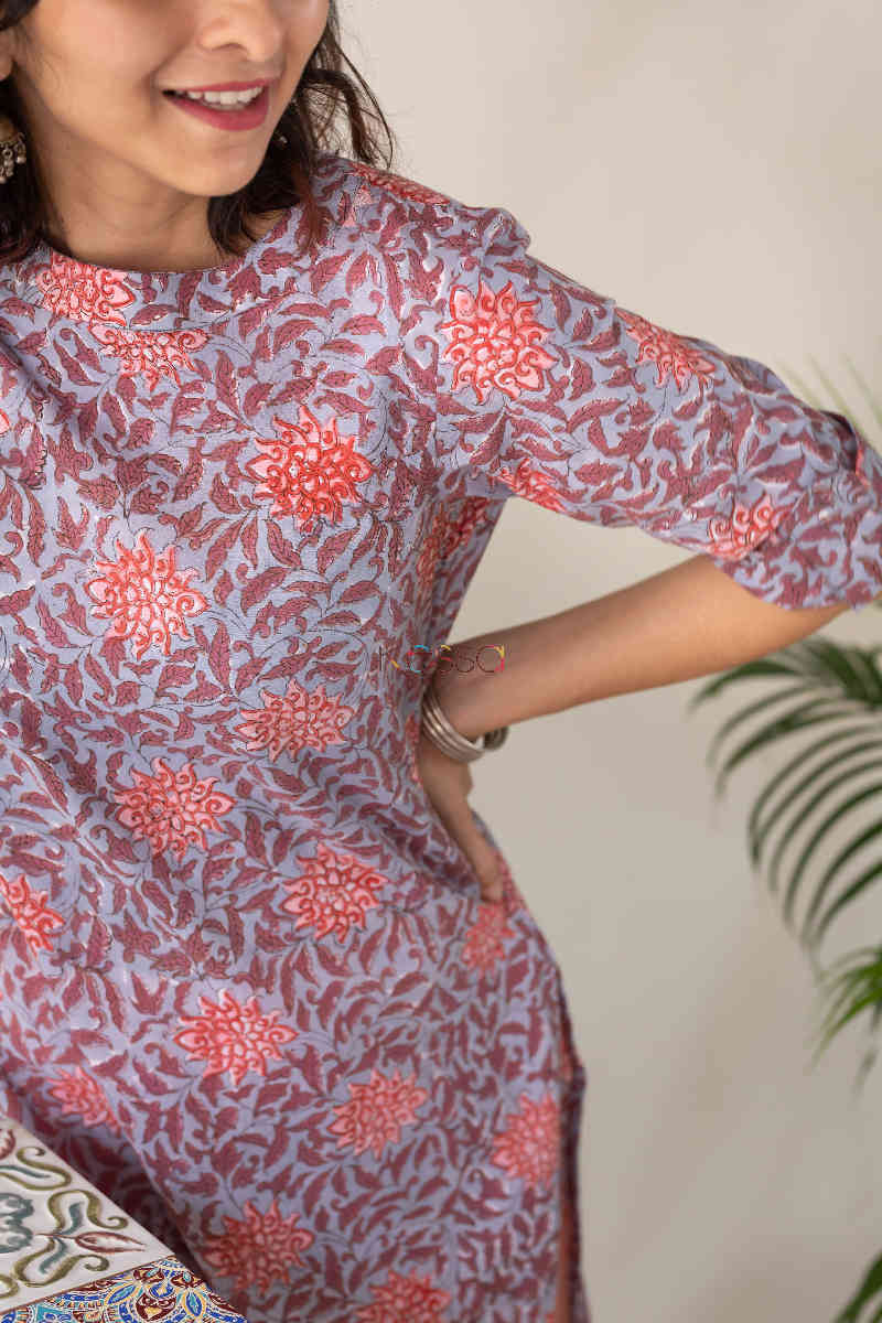Image for Kusvaa Aep01 Zorba Grey Peach Flower Kurti Closeup