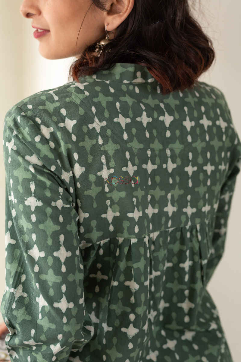 Image for Kusvaa Awp02 Kelp Green Batik Print Cotton Kurta Back