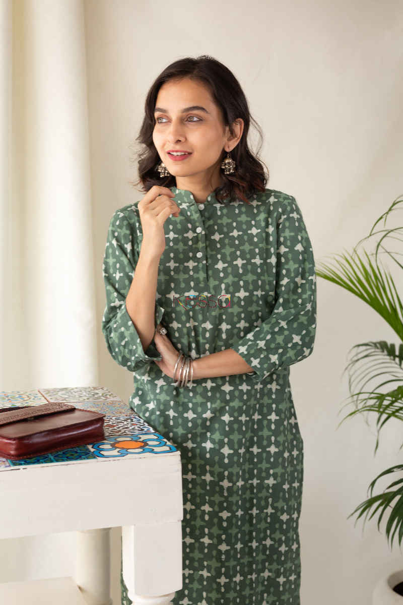 Image for Kusvaa Awp02 Kelp Green Batik Print Cotton Kurta