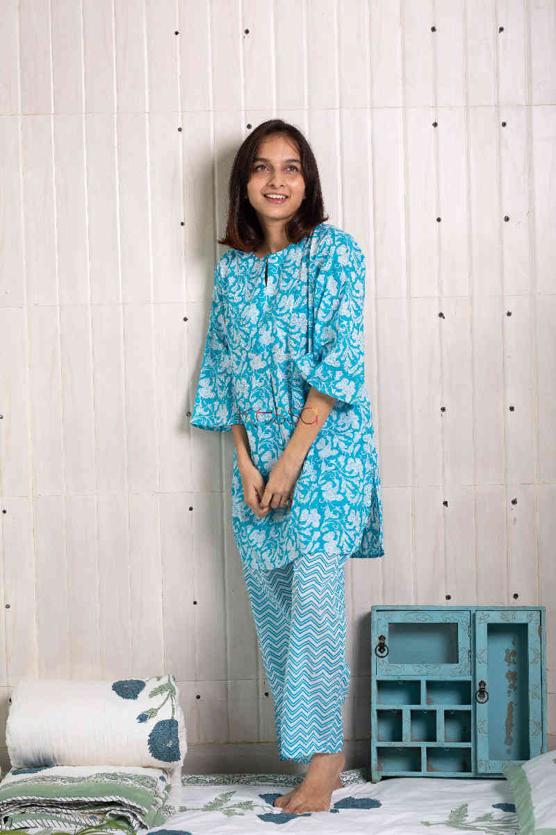 Image for Kusvaa De17 Tradewind Blue Jammies Set Pose