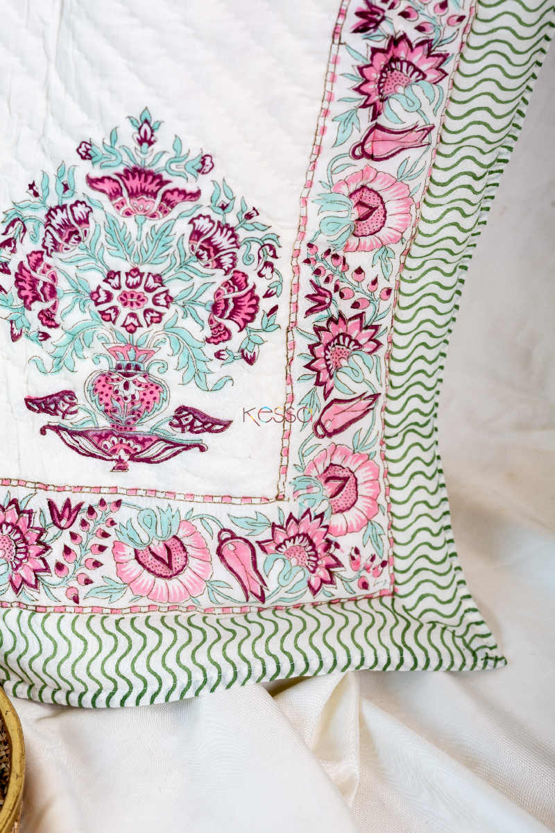 Image for Kusvaa Kaq47 Sinbad Blue And Pink Single Bed Quilt Closeup