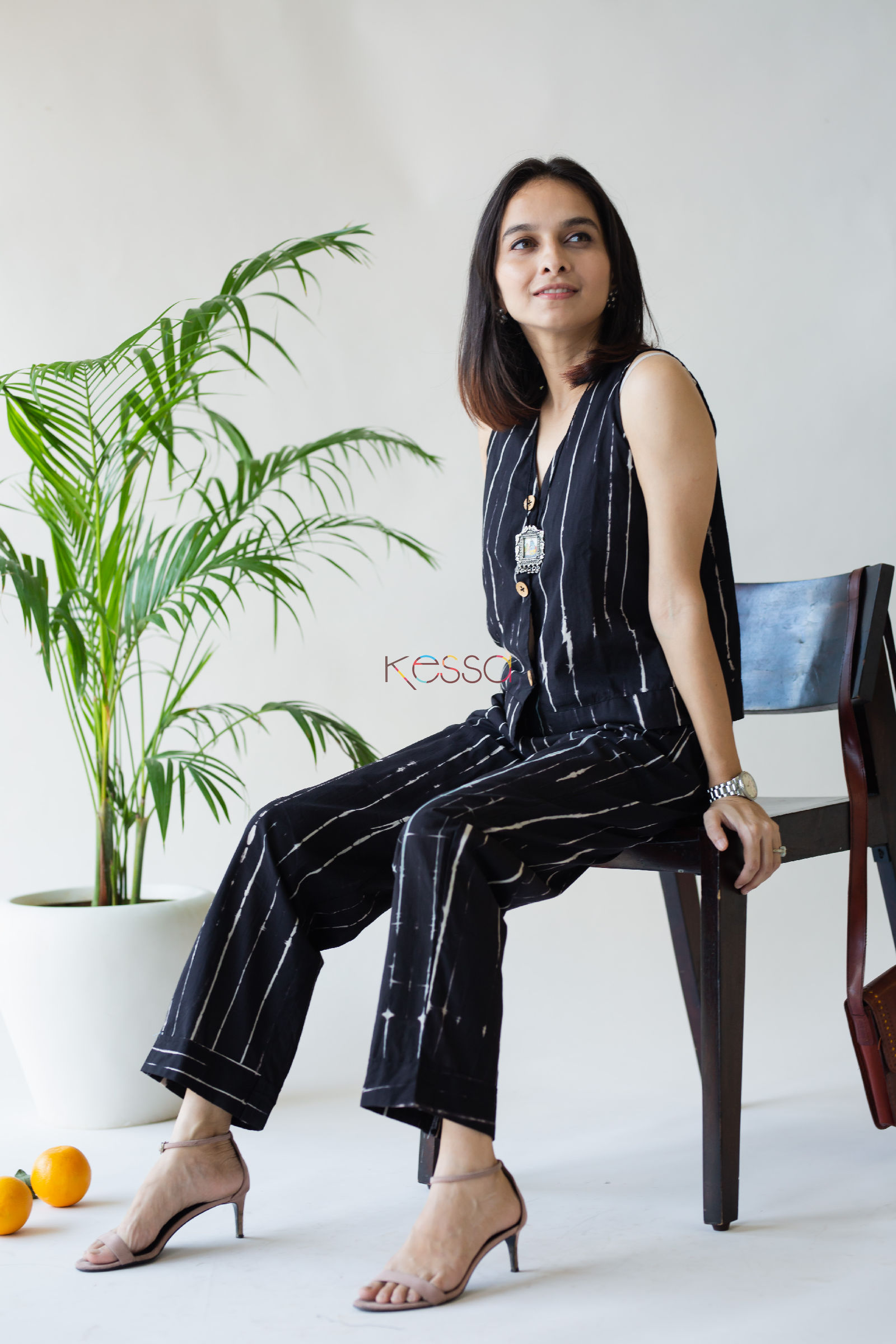 Image for Kusvaa Kc54 Black Tie Dye Top Pant Set Pose Hd