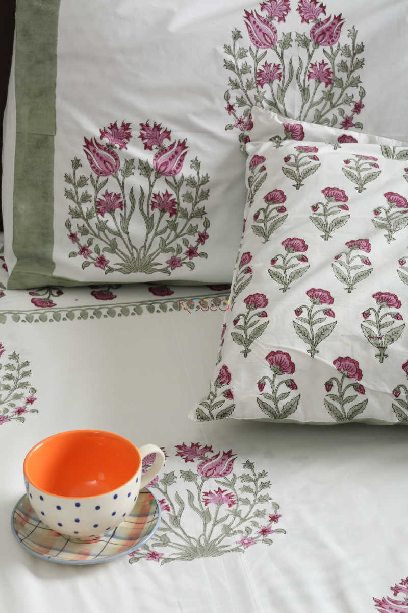 Image for Kusvaa Kpb18 Bouquet Pink Gold Bedsheet Closeup