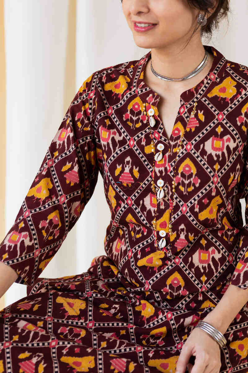 Image for Kusvaa Ws577 Cedar Golden Bell Straight Cotton Kurta Closeup