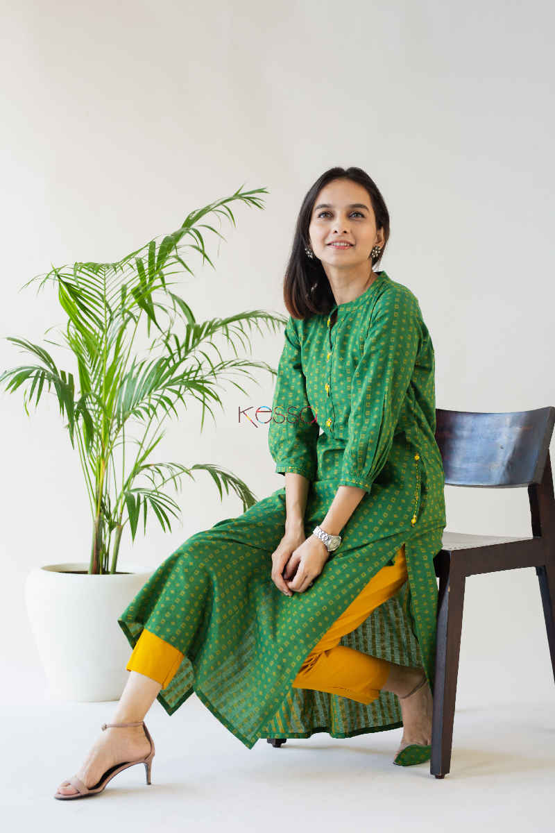 Image for Kusvaa Ws578 Green Pea Wild Willow Kantha South Cotton Kurta Sitting