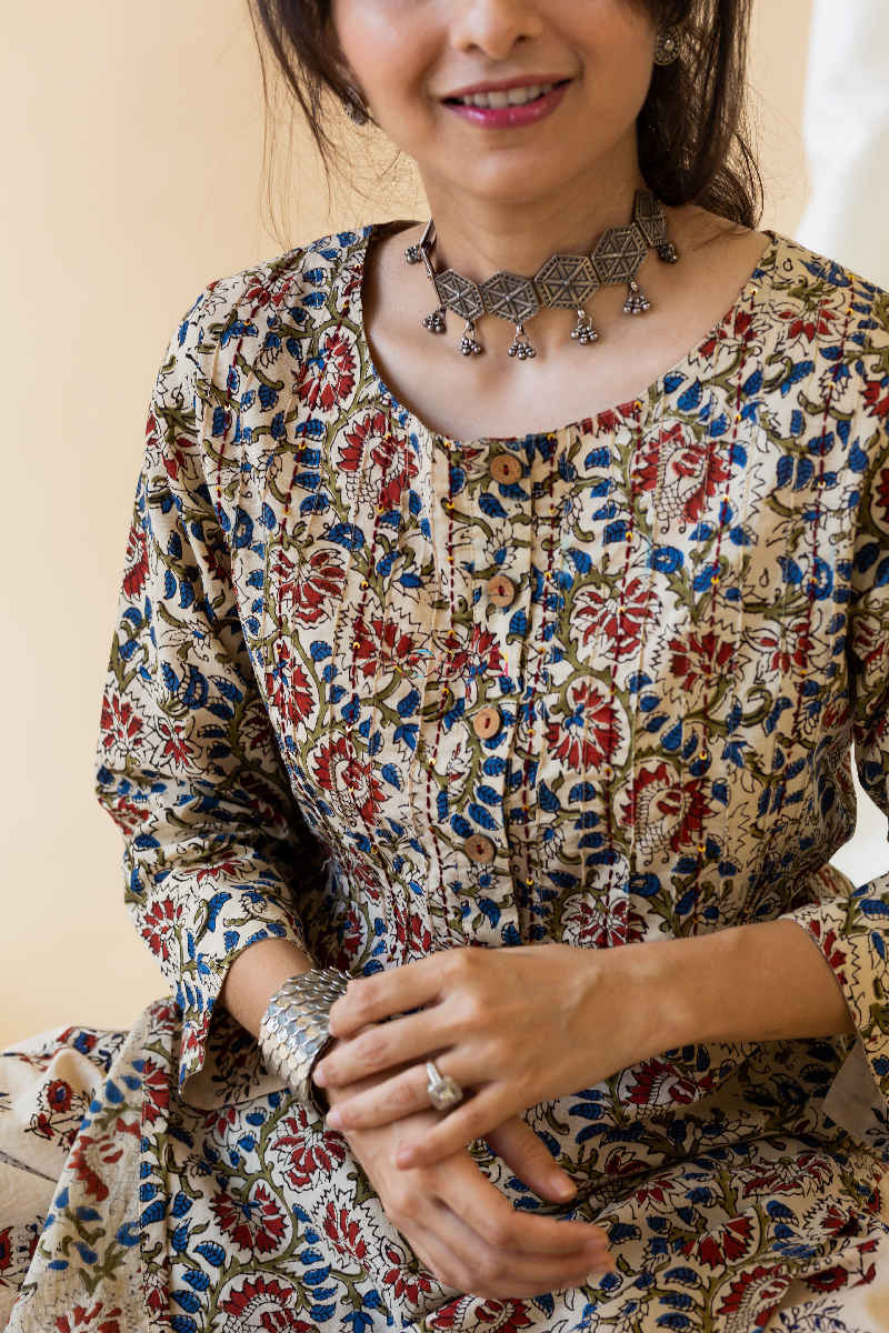 Image for Kusvaa Wsr126 Muesli Multicolor Kantha Kurta Pant Set Closeup