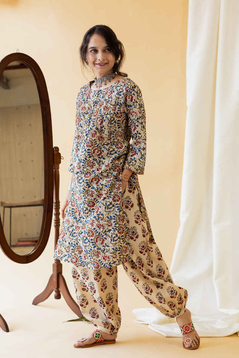 Image for Kusvaa Wsr126 Muesli Multicolor Kantha Kurta Pant Set Side