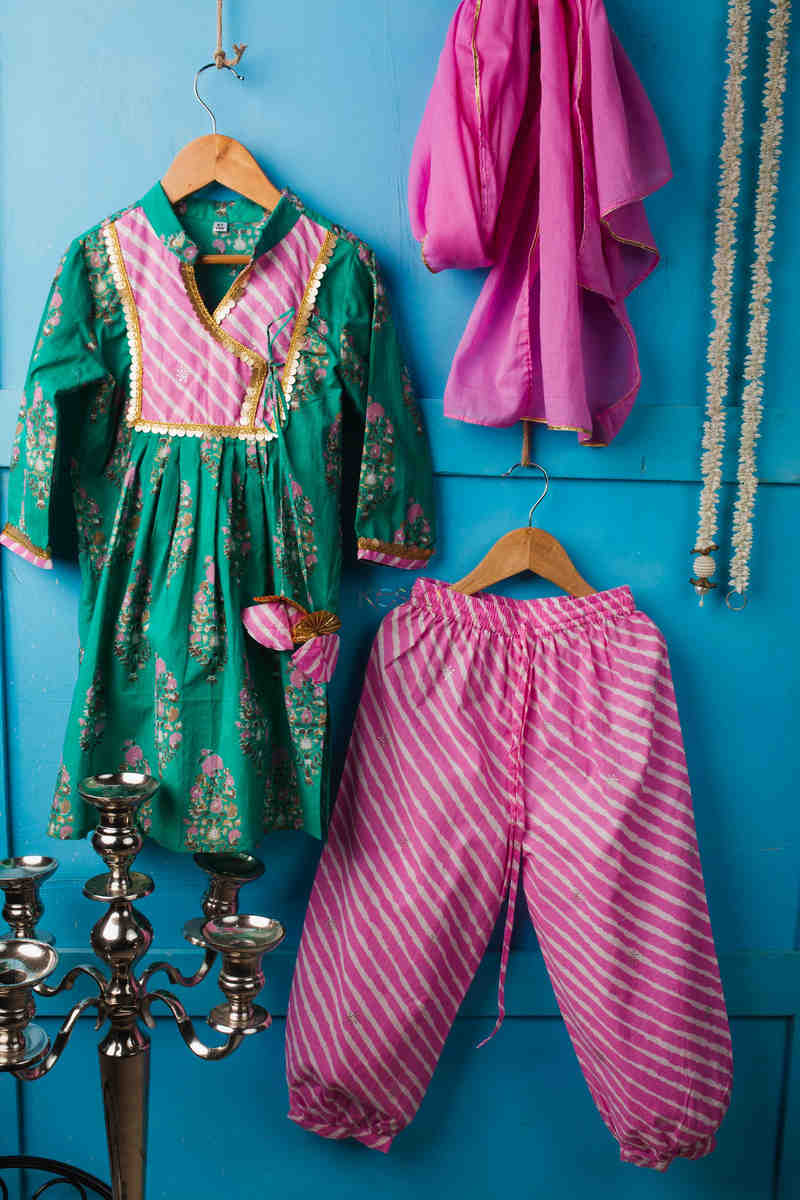 Image for Kusvaa Aj11 Viridian Green Pink Complete Suit Set Close
