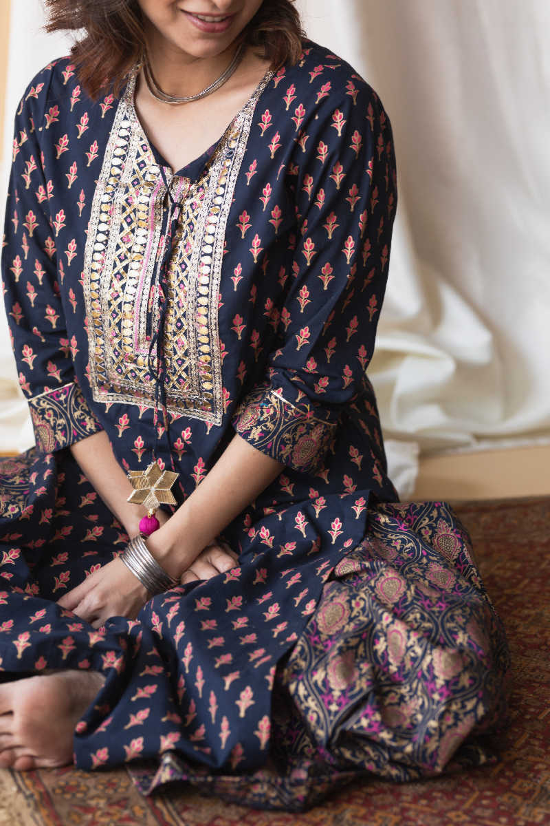 Image for Kusvaa Avdaf13 Mirage Blue And Pink Kurta Palazzo And Kota Doria Dupatta Closeup