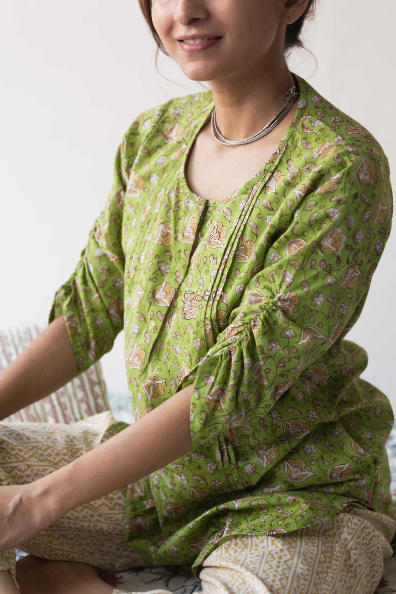 Image for Kusvaa De24 Wild Willow Green Jammies Set Closeup 1