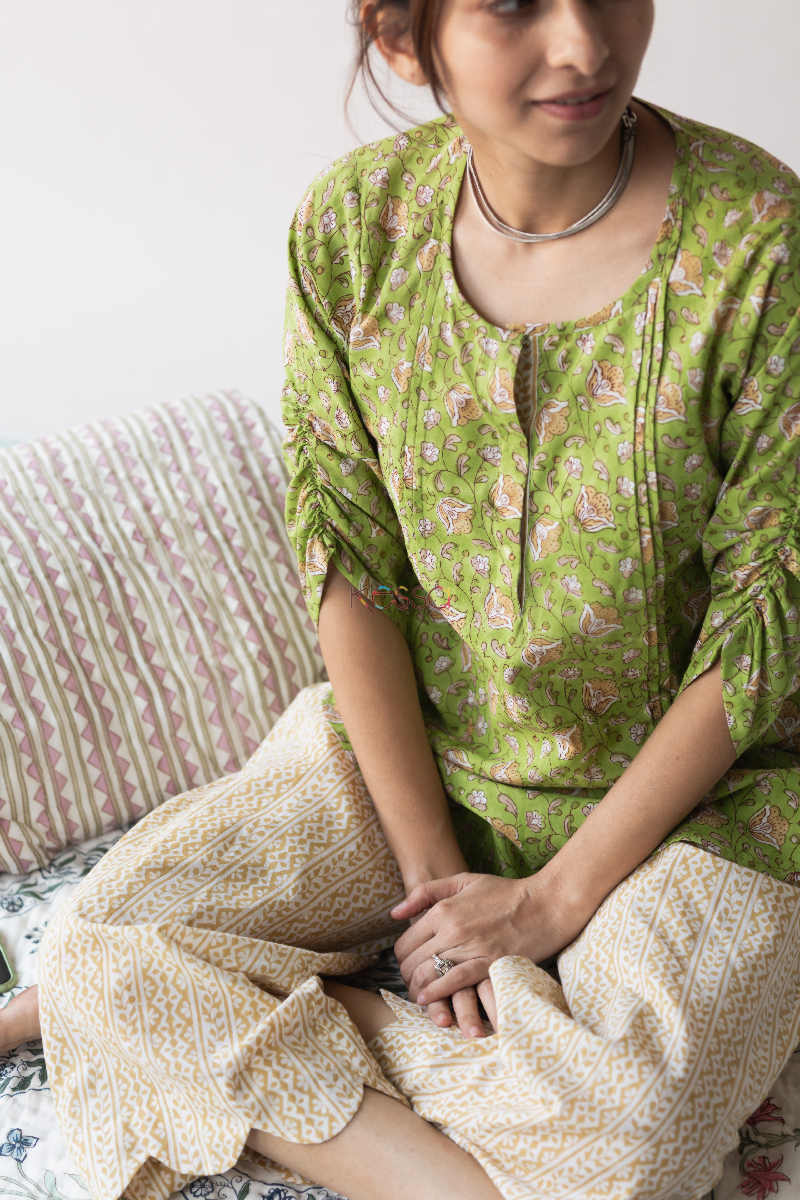 Image for Kusvaa De24 Wild Willow Green Jammies Set Closeup