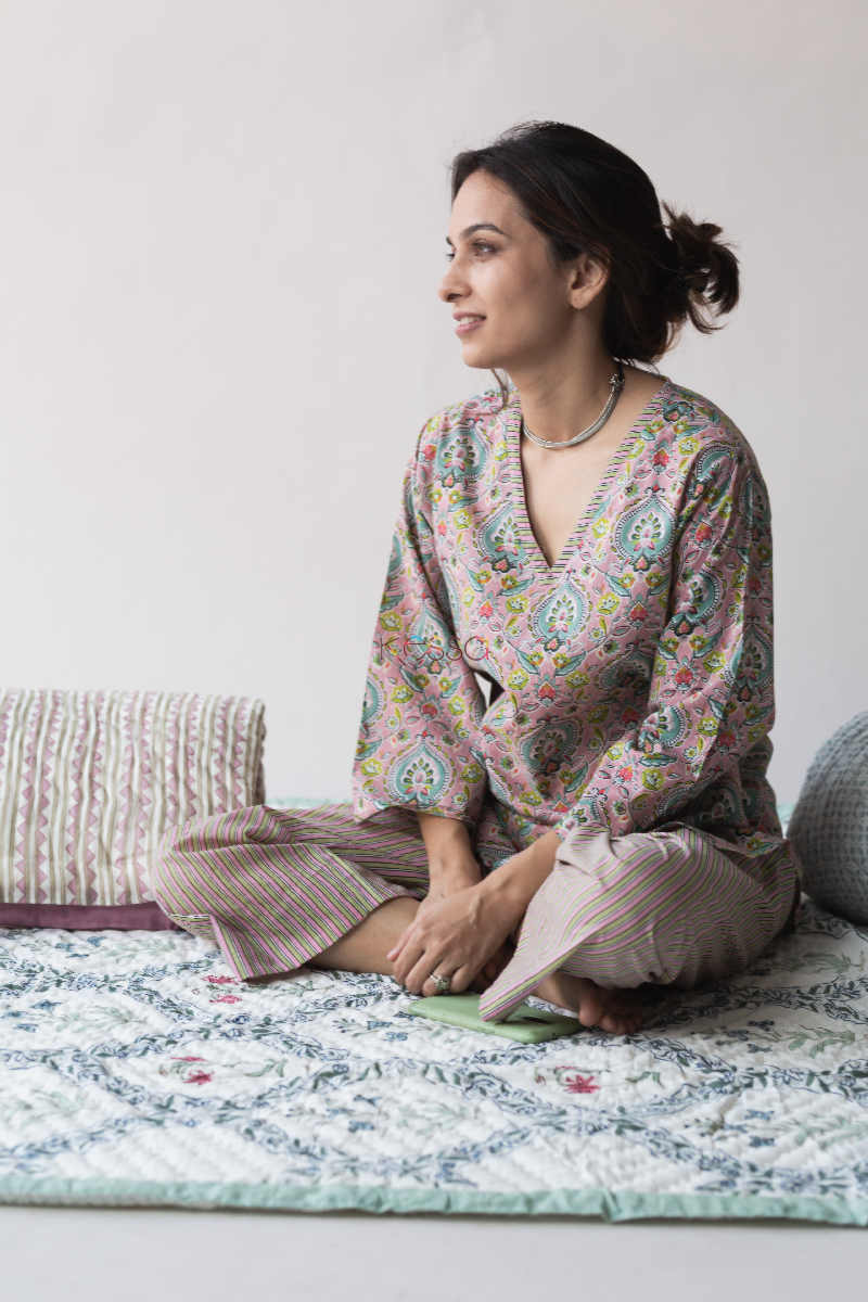 Image for Kusvaa De25 Eunry Pink Jammies Set Sitting 2