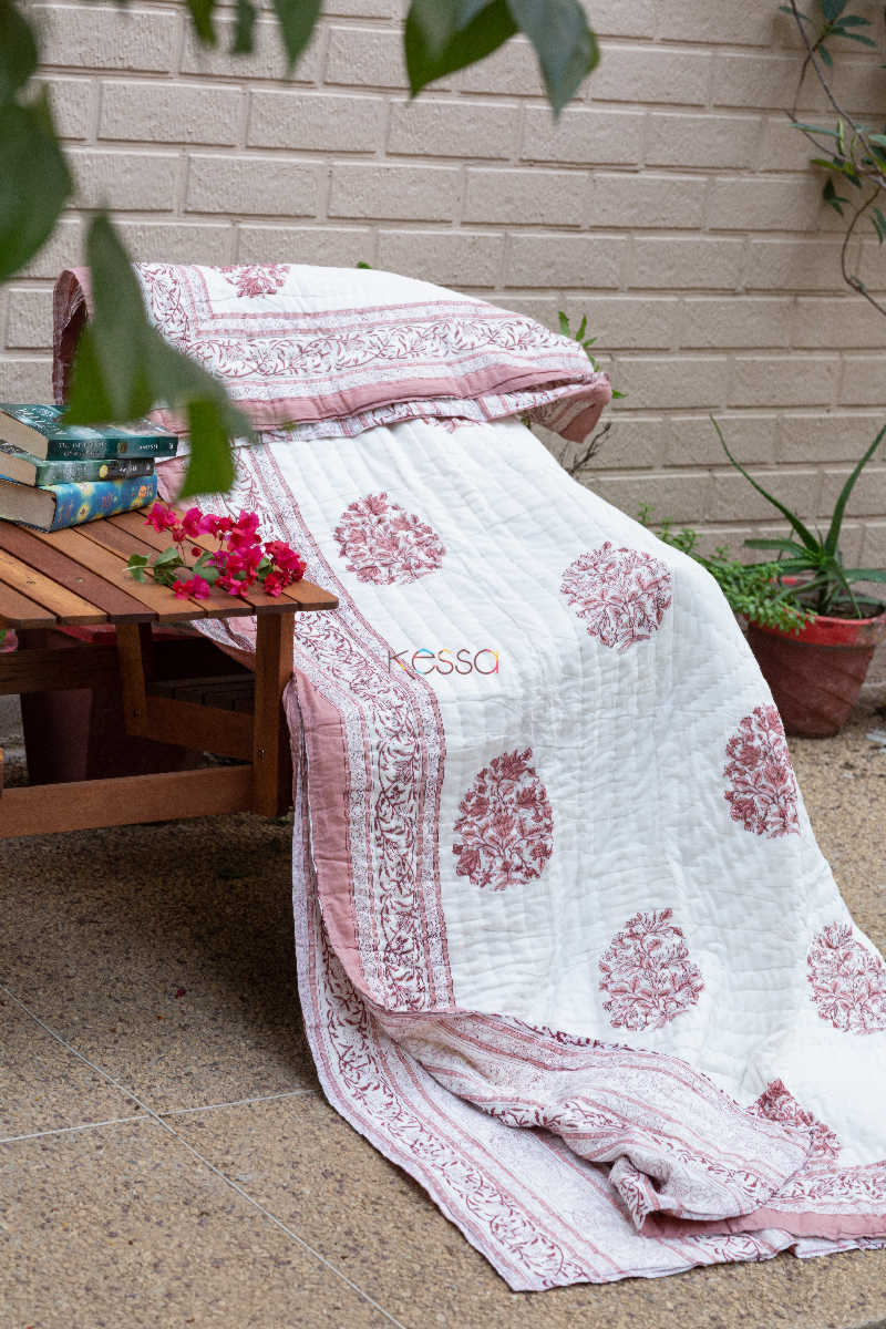 Image for Kusvaa Kaq61 Careys Pink Double Bed Quilt