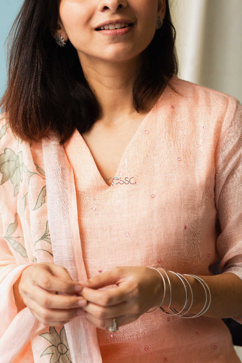 Image for Kusvaa Nekurta01 Mandys Pink Linen Kurta Dupatta Set Closeup