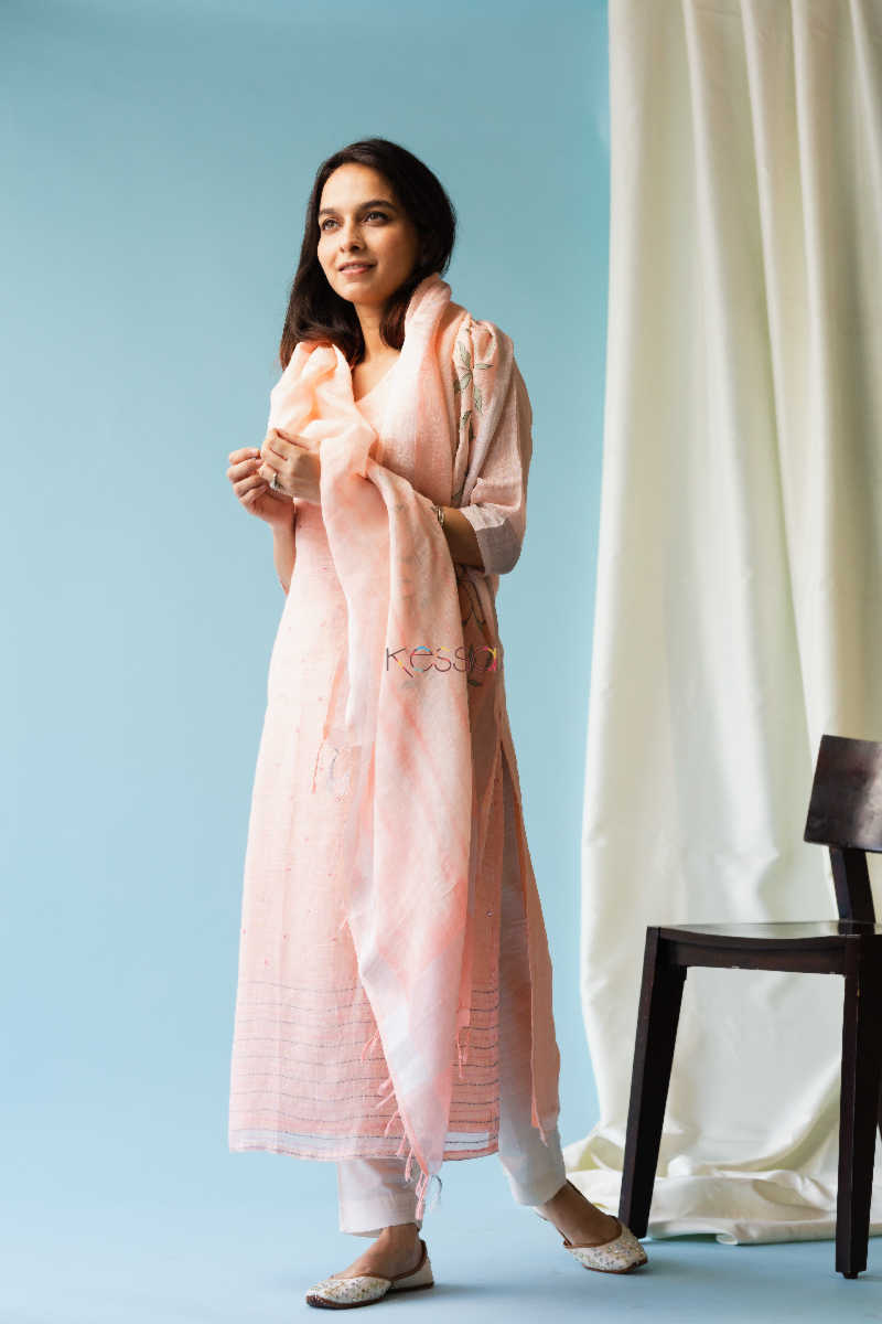 Image for Kusvaa Nekurta01 Mandys Pink Linen Kurta Dupatta Set Look 1