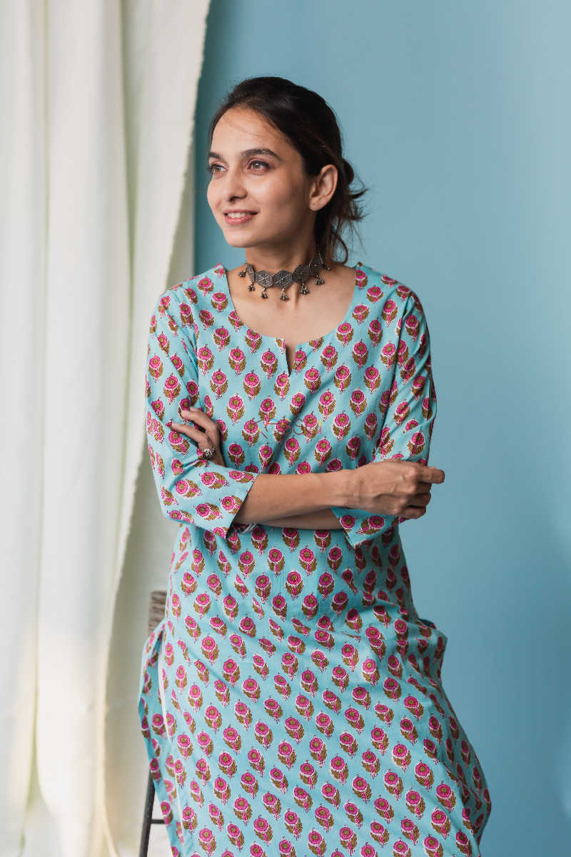 Image for Kusvaa Taf33 Glacier Blue Regular Kurta Sitting 2
