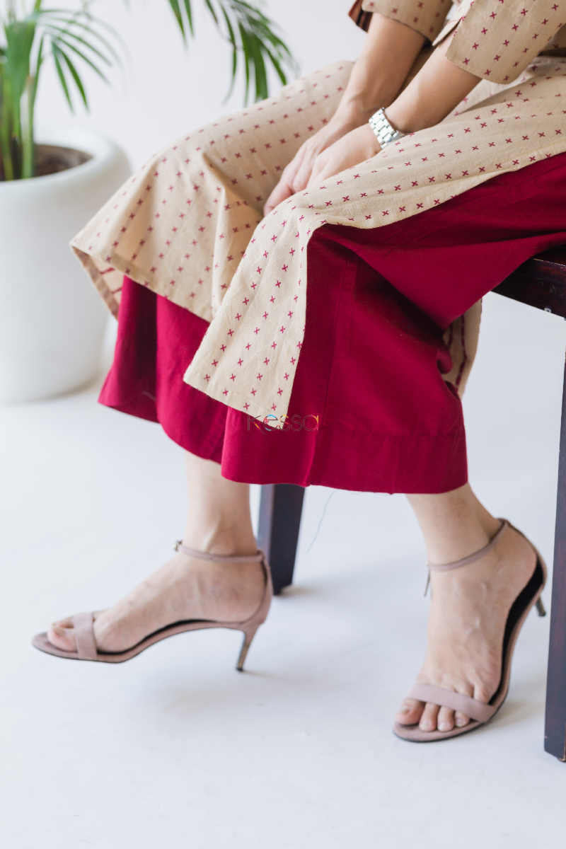Image for Kusvaa Ws590 Mongoose Beige And Red South Cotton Kurta Closeup 2