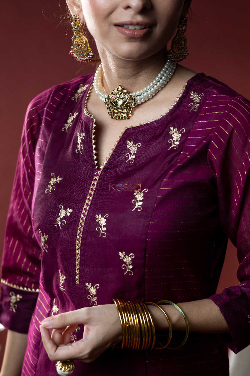 Image for Kusvaa Ws594 Wine Chanderi Straight Fit Kurta 1 Closeup