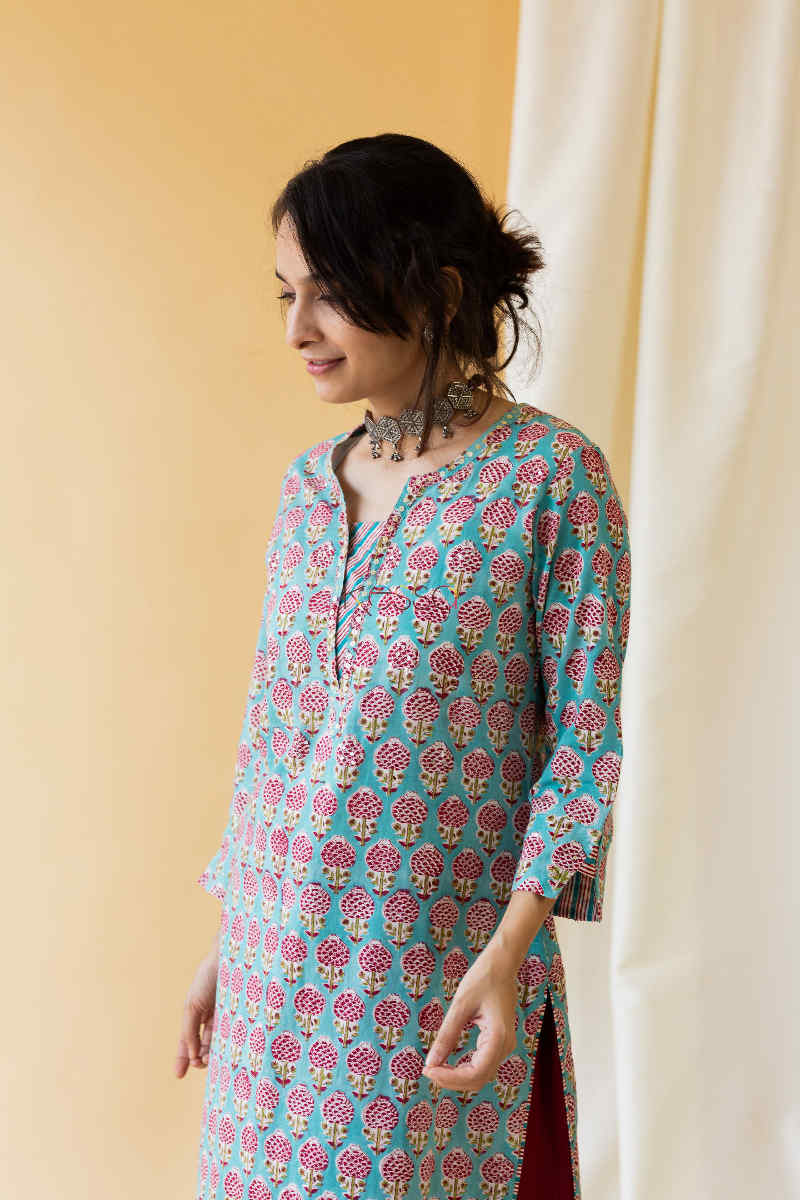 Image for Kusvaa Wsr132 Oxley Blue Red Block Print Kurta Close